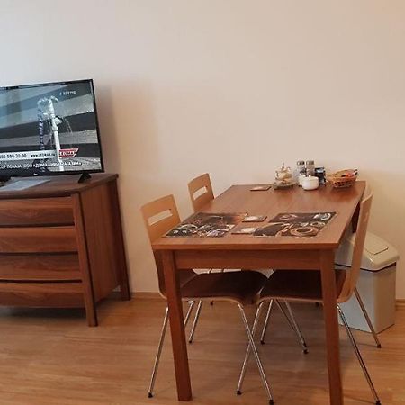 New Studio On V Doline 1 Hotel Praag Buitenkant foto