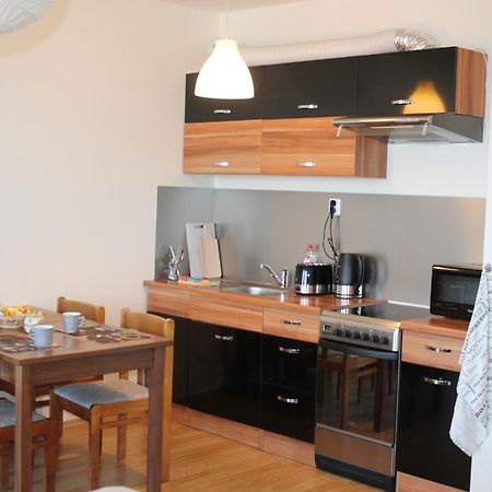New Studio On V Doline 1 Hotel Praag Buitenkant foto