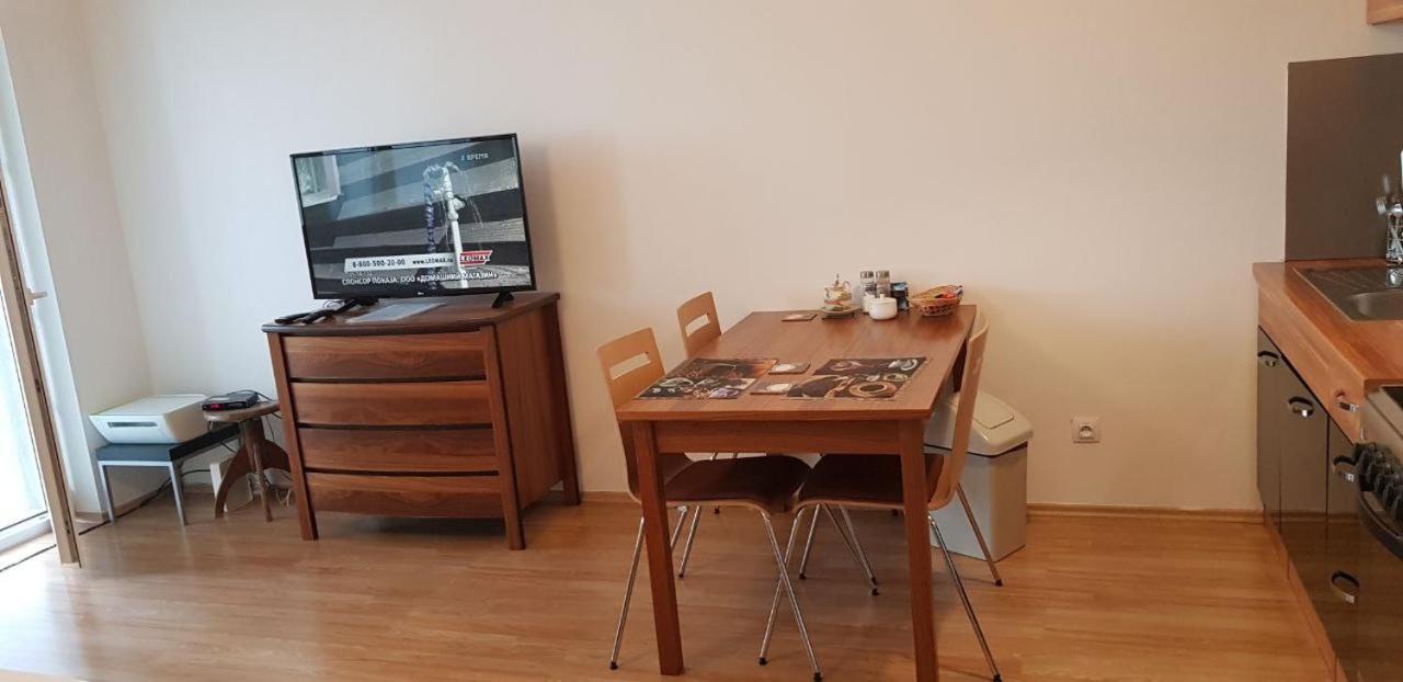 New Studio On V Doline 1 Hotel Praag Buitenkant foto
