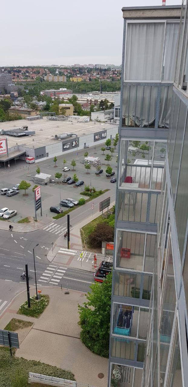New Studio On V Doline 1 Hotel Praag Buitenkant foto