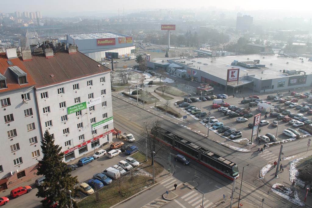 New Studio On V Doline 1 Hotel Praag Buitenkant foto