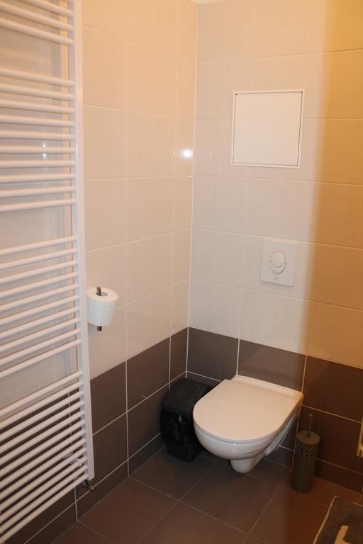 New Studio On V Doline 1 Hotel Praag Buitenkant foto